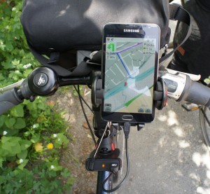 zzing und Smartphone am Rad